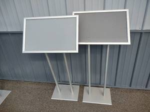 lot 266 image: (2) Display Stands, 23x15...