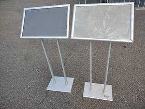 lot 267 image: (2) Display Stands, 23x15...