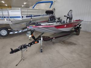 lot 3 image: 2016 G3 Sportsman 17 Bass Boat