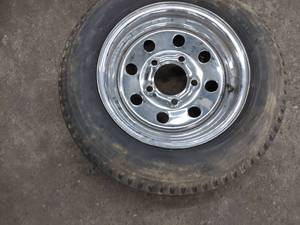 lot 291 image: Rim with Tire, 5.3-12...