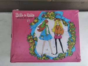 lot 1 image: Barbie & Steffie Sleepn Keep Case with Three Mattel Barbie Dolls