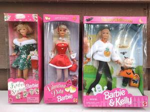 lot 39 image: Three Special Edition Seasonal Barbies