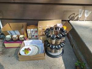 lot 106 image: Collection of Kitchen Items