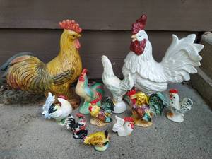 lot 118 image: Collection of Roosters and Chickens