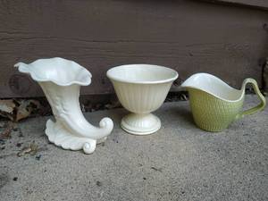 lot 119 image: Collection of 3 Red Wing Pieces