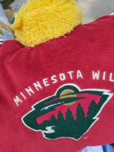 lot 121 image: Collection of Blankets, Fleeces and Minnesota Wild items