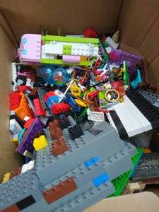 lot 129 image: Collection of Legos And Mini Figurines