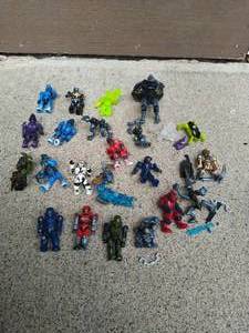 lot 156 image: Halo Characters Figurines