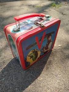 lot 182 image: V Visitor Lunch Box