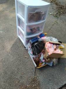 lot 186 image: Large bin of Barbies