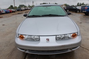 lot 4 image: 2002 Saturn S-Series SL