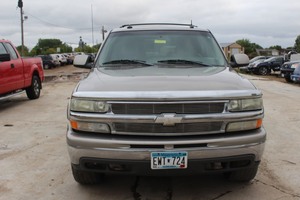 lot 9 image: 2003 Chevrolet Tahoe 4x4