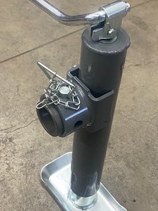 lot 44 image: Bulldog Flip-Up Trailer Jack