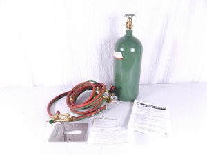 lot 2 image: Like New Carlisle Mini CC Glass Blowing Torch, FULL Tank, Regulators, etc.