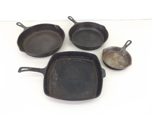 lot 15 image: Lot of Antique Wagner Sidney, USA Made, etc. Cast Iron&nbspPans