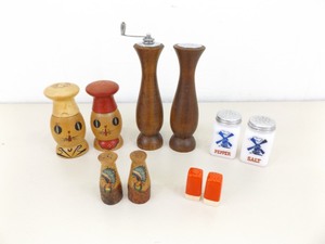lot 19 image: Lot of Vintage Wood etc. Salt and Pepper etc. Shakers