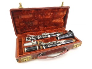 lot 36 image: Vintage Bundy Clarinet