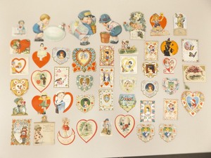 lot 45 image: Collection of Vintage Valentines 