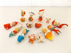 lot 69 image: Lot of Vintage Japan etc., Knee Hugger etc., Elves etc.