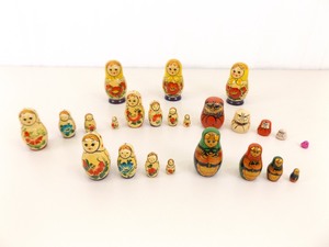 lot 70 image: Lot of Vintage Russian Matryoshka Nesting Dolls