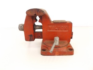 lot 76 image: Vintage Wilton 3.5 Bench Vise