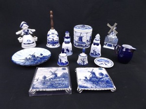 lot 75 image: Large Lot of Misc Vintage Delft Figurines, etc.