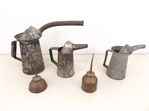 lot 78 image: Lot of Misc Vintage Oil Cans
