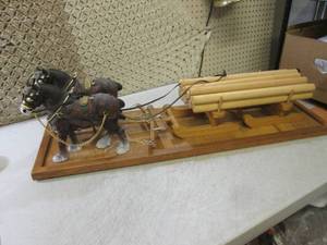 lot 13 image: (FS) Vintage Clydesdale Horse Figur...
