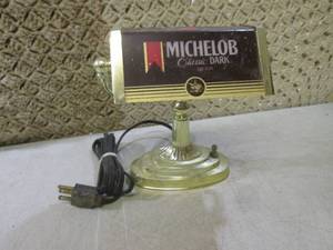 lot 18 image: (BSB) Vintage Michelob Classic Dark...