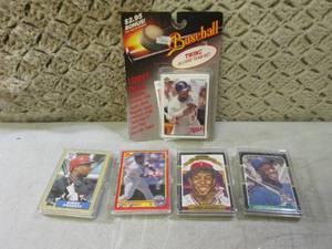 lot 27 image: (EC1) Assorted Minnesota Twins Base...