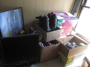 lot 35 image: (RMT) Assorted Unsold Lots (Aprrox ...