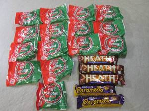 lot 45 image: (B-2) 20 Assorted Candy Bars Past D...