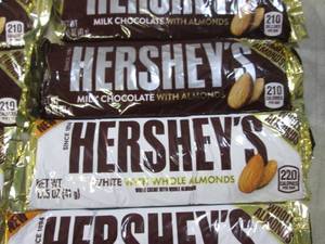 lot 52 image: (B-3) 20 Assorted Hersheys with Alm...