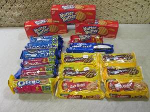 lot 57 image: (B-2) Assorted Packs of Cookies Pas...