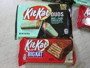 lot 61 image: (B-3) 13 Assorted Kit Kat Candy Bar...