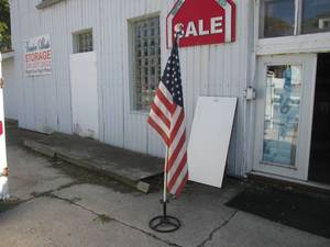 lot 71 image: (RMBC) 3 ft x 5 ft US Flag on Pole ...
