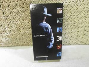 lot 74 image: (BS) Garth Brooks The Limited Serie...