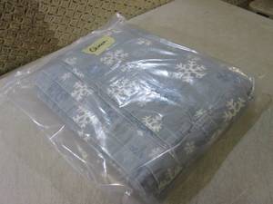 lot 85 image: (F-2) Queen Size Flannel Sheets...