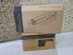 lot 95 image: (F-0) Pampered Chef Deluxe Cheese G...
