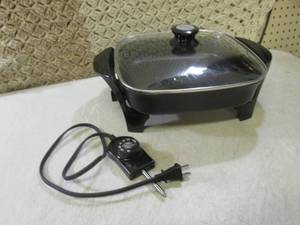lot 106 image: (RM2) Presto Electric Frying Pan...