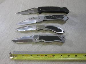 lot 145 image: (CNTR) 4 Folding Knives with Clips...