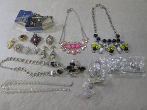 lot 184 image: (EC1) Assorted Jelery...