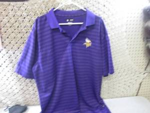 lot 214 image: (E-1) Minnesota Vikings Short Sleev...