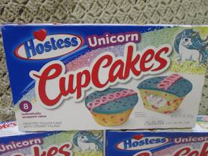 lot 276 image: (B-3) 3 Boxes of Hostess Unicorn Cu...
