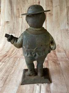 lot 58 image: Awesome Rusty Banjo Player Yard Art