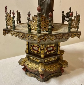 lot 5 image: Japanese Figurine Sculpture