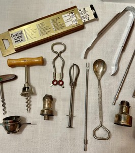 lot 21 image: Vintage Bar Accessories