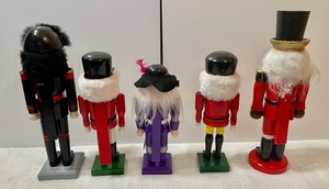 lot 20 image: 5 Nifty Nutcrackers