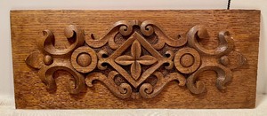 lot 27 image: Vintage Carved Wooden Decorative Items