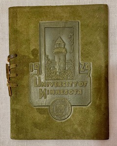 lot 100 image: Vintage  and Antique University of Minnesota Commencement Booklets